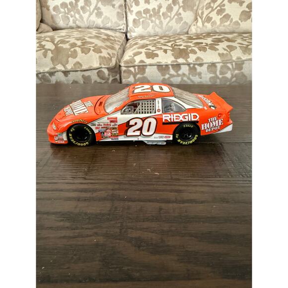 Tony Stewart #20 Home Depot 1999 Rookie 1/24 Die-Cast Car – Action AP - Picture 3 of 8